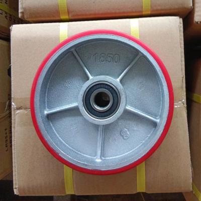 Cina 1850 ruote motrici rosse del camion di pallet dell'unità di elaborazione del ferro di Jack Wheels Double Ball Bearing del pallet comerciano in vendita