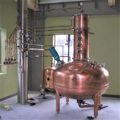 China el alcohol ilegal de acero inoxidable 5000L calma el equipo de la destilación del alcohol en venta