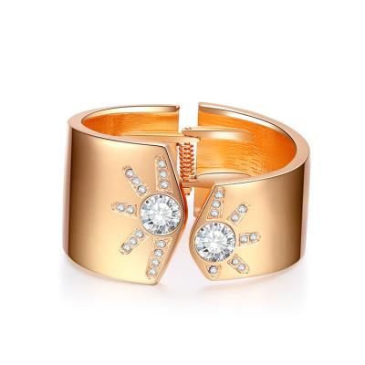 China Fashion and Texture Manufacturers Selling High Quality Bracelet Asymmetric Diamond Smooth Wide-Sided Gold Plated Bracelet for sale