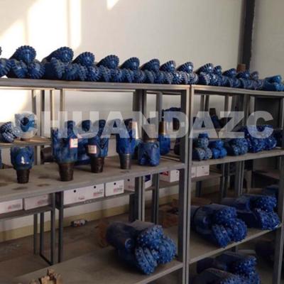 Китай 4 ЗУБ колодца воды 5/8inch IADC124 сверля СТАЛЬНОЙ выковал tricone бит/стальной зуб сдержанные для бита воды сверля продается