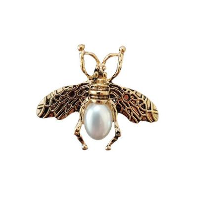 China Stainless steel fashion jewelry 18K Gold Plated stainless steel Women Inspired Luxury designer Brooches Designer Brooches And Pins Women for sale
