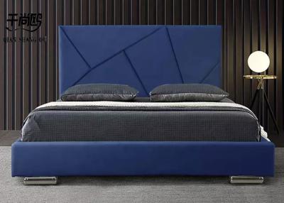 Chine Modèle géométrique simple piquant le lit de plate-forme fort et durable de chambre à coucher à vendre