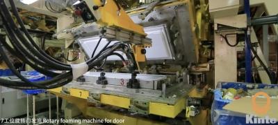 China Haushaltsgeräte Kühlschrank Produktionsausrüstung 7-Stationen Drehtürplatten Schaumleitung zu verkaufen