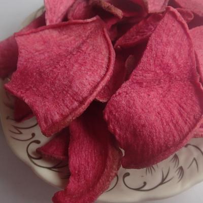 China Vacuum Fried Red Turnip Healthy Vegetable Chip Snack Crispy Red Radish Slice for sale