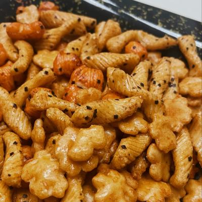 中国 日本の卸し売りカスタマイズされた米のクラッカーの海藻米のクラッカーの軽食 販売のため