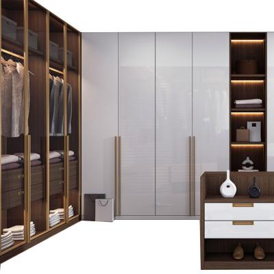 Chine Armoire personnalisée Meubles de chambre Set hôtel maison en bois massif Armoire grande à vendre