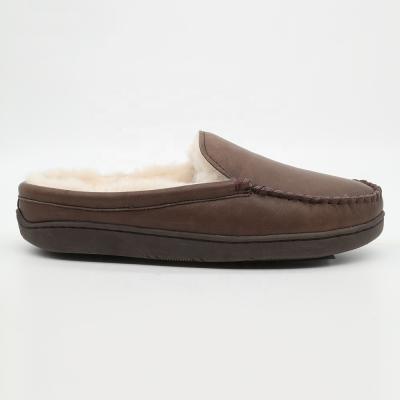 China Round Non Slip Garden Clogs With Full Grain Cow Fur Leather Fluffy Sheepskin Man Clog for sale