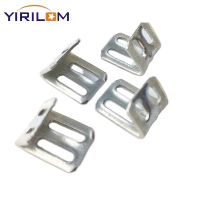 China Moderne roestvrij staal halve plastic 4 holes veer clip voor sofa hardware accessoires Te koop