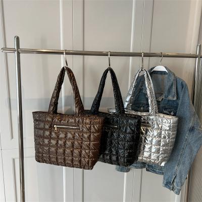 China Fashion New Arrival Woman Hot Selling Puffy Square Quilted Fleece Tote Handbag For Ladies Tote Bag Travel Casual Puffer for sale
