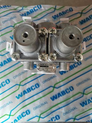 China Four Tractor Protection Valve Four Circuit Valve For Mercedes Benz for sale