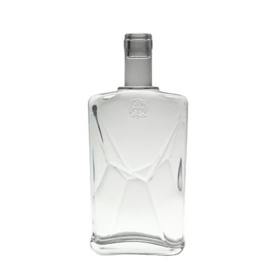 China Wine Glass Bottle Suppliers 700ml Clear Vodka Bottle Glass Juniper Glass Bottle for sale