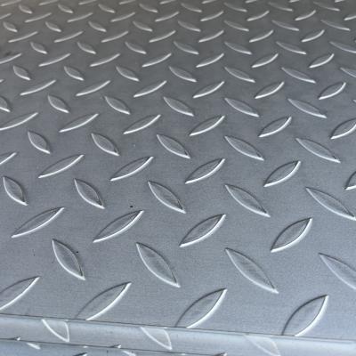 China Stainless Steel Chequered Floor Plate With Diamond Pattern 3 Bar Chequers SS304 Diamond Plate for sale