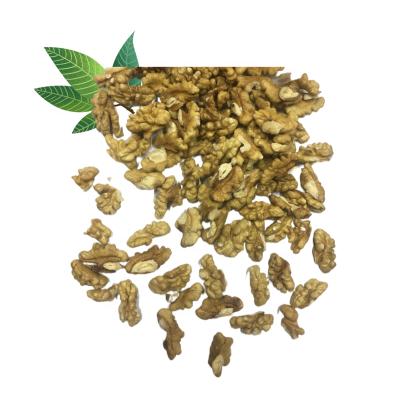 China Dried Green Walnut Kernel Slices 1/4 Light Delicious Nut for sale