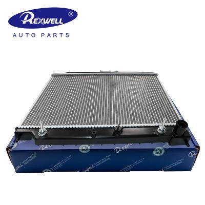 中国 自動車冷却システム部品 OE 21460-3XC0A 自動車用 アルミ製ラジエーター NISSAN NV350 URVAN E26用の水タンク 販売のため