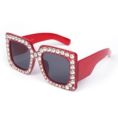 Κίνα Sunglasses Women Rhinestone Decorated Top Quality Custom Big Frame Sunglasses Plastic Shades προς πώληση