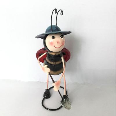 China Bee Ornament High Weather Resistance Metal Garden Decorations Add a Touch of Nature to Your Garden for sale