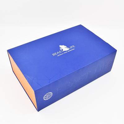 China Cuadro de regalo de copas de cartón de doble puerta con recortes personalizados cerradura y manga de papel en venta