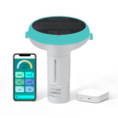 Cina Monitor di piscina intelligente 7-in-1 con app ¢ Tester di qualità dell'acqua a energia solare/USB in vendita
