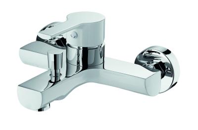 China Chrome-plated and white color Single-lever Bath Mixer Tap Wall Mounted Brass for sale