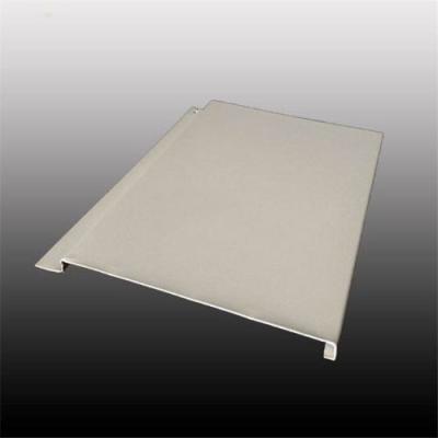 China La anchura de los paneles de techo del metal del aluminio de la tira 0.5m m de G 100m m pulveriza revestido en venta
