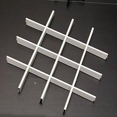 Cina Il soffitto di alluminio di griglia semplice dell'installazione piastrella 100x100mm in vendita