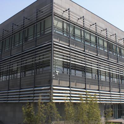 China Lumbrera de aluminio de Sun de la vertical moderna de la sombrilla para construir decorativo en venta
