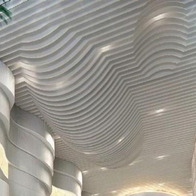 China Techo acústico Fachadas de edificios de metal Techo de onda deflector de aluminio en venta