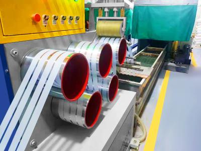 中国 0.6mm-1.5mmの厚さPPは機械巻取り機の二重ディスクを紐で縛る 販売のため