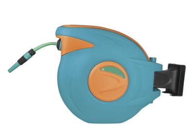 Chine Bobine 30m escamotable automatique accrochante portative de tuyau d'arrosage de style à vendre
