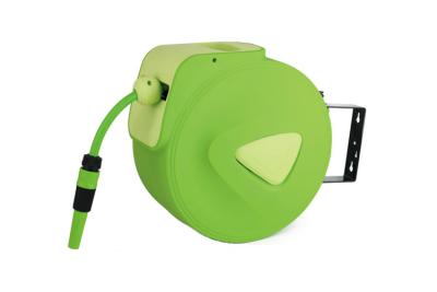 Chine Bobine automatique de tuyau de rebobinage de couleur multi, bobine escamotable de tuyau d'arrosage 100 pi à vendre