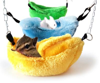 China Viable Banana Hamster Bed House Dangle Pet Hamster Nest Cage House Cub Random Color for sale