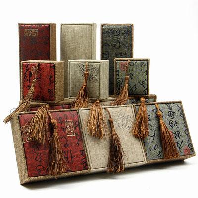 China Poetry Canvas Red Antique Jewelry Box Tassel Ring Jewelry Box Canvas Jewelry Gift Box for sale