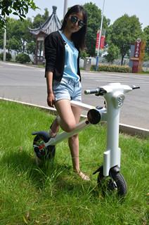 China 500w Motorised Light Weight Folding Electric Scooters For Adults for sale