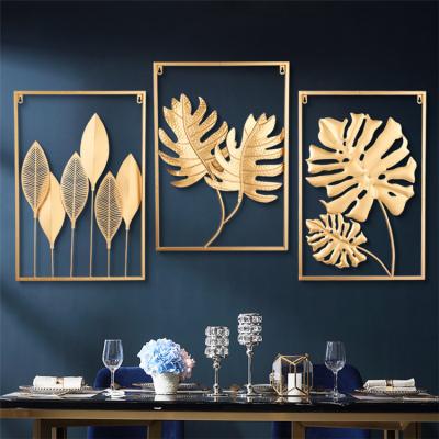 China Durable Wall Art Hanging Plant Metal Home Interior Decor of Bedroom and Living Room Display Lobby Gold Wrought Iron Frame for sale