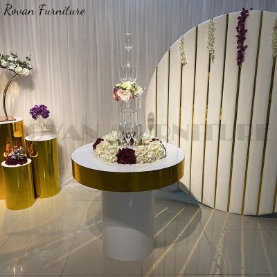 China Modern wedding centerpiece round luxury gold pvc white acrylic wedding cake table with lights for events used for sale