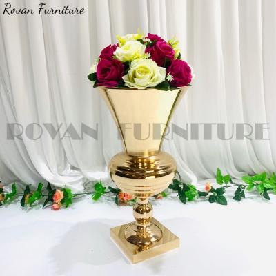 China Wholesale popular iron flower stand centerpiece wedding gold flower vase chandelier for event flower stem for sale