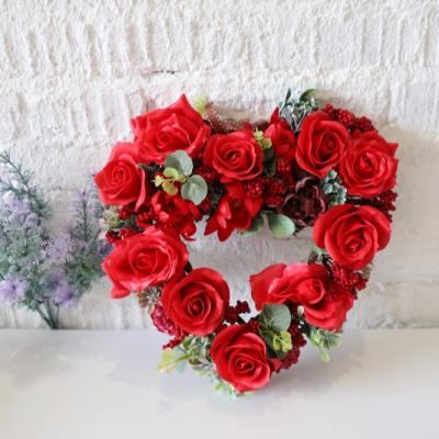 China Natural Hot Sale Factory Direct Touch Artificial Flower Braids Heart Shaped Decorative Wreath For Christmas Artificial Red Berry Wreath for sale