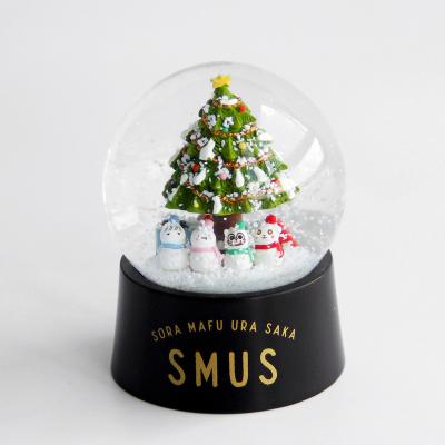 China Europe Turning Luxury Snow Globe Cat Shape Ornament Craft Resin Custom Snowball Souvenirs Ornament Christmas Gift Snow Globe for sale