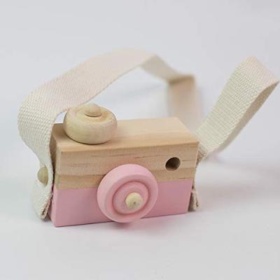 China Hottest New Sharpe Girls Toy HUAYI Wooden Mini Camera Mini Camera Toy Baby Wooden Favorite Cute Toy for sale