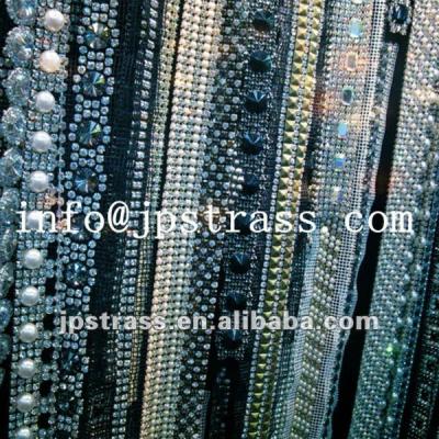 China high quality low price plastic trimming; plastic rhinestone chain trimming rhinestone trimming for sale