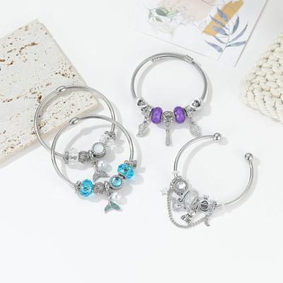 China Hot New Charm DIY Fashion Bracelet Ins. Jewelry Bracelet Gift Small Clear Soft Cute Bear Beaded Bracelet for sale