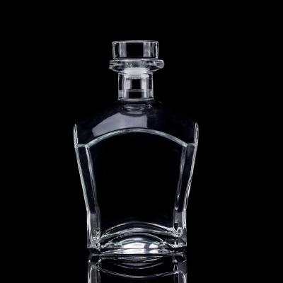 China Clear or Customized Super Flint Glass Whiskey Bottle 700ml 750ml with Cork Stopper for sale