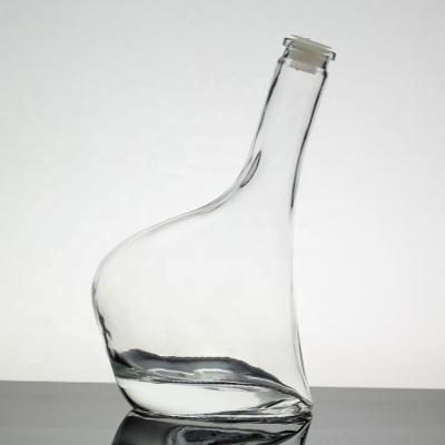 Chine Bouteille en verre en forme de cœur sur mesure avec un design unique à vendre