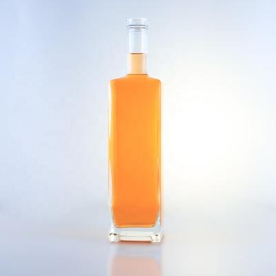 China Dicke 750 ml Glasflasche für Spirituosen Getränke Wein Whisky Wodka Gin zu verkaufen