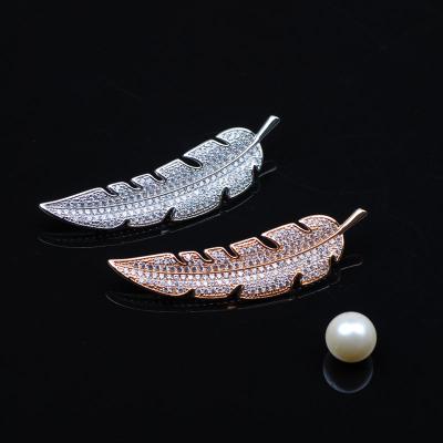 China Micro Pave Crystal Rhinestone Jewelry Main Material Brooch Type And Fashion Dress Jewelry Leaf Brooches Jewelry for sale