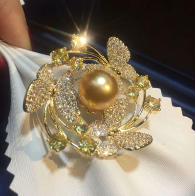 China Micro Pave Zircon Brooches Jewelry Type And Wedding Occasion Pin Brooch High Quality for sale