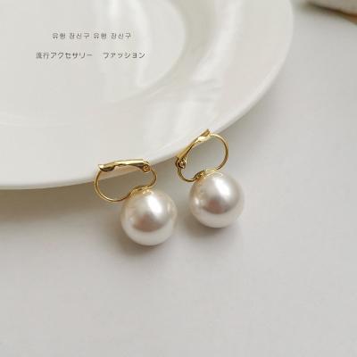 China Vintage Hot Baroque Minimalist French Jewelry Ins Real 14k Gold Plated Copper Round Big Hollow Ball Pearl Huggies Earrings for sale