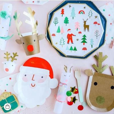 China Modern Special Shaped Santa Claus Christmas Themed Deer OEM Paper Plate Party Supplies for sale