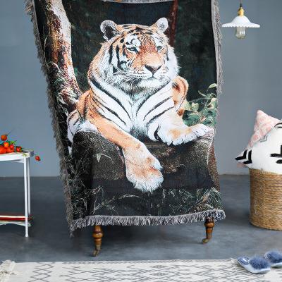 China Portable Modern Hand & Jacquard Woven Tiger Dog Cat Design Colchas Animal Sofa Seat Cover Stripe Fringe Tapestry Throw Blanket Cotton for sale