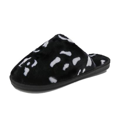 China CUSHIONING New Fashionable Winter Cow Pattern Comfortable Anti-slippery Slippers Plush Fluffy Slippers for sale